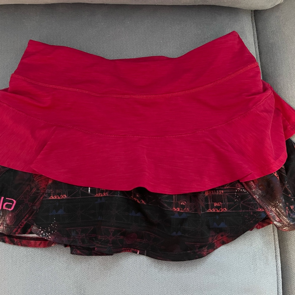 LIJA TENNIS TIERED SKORT MID RISE RUFFLED IN SIZE SMALL